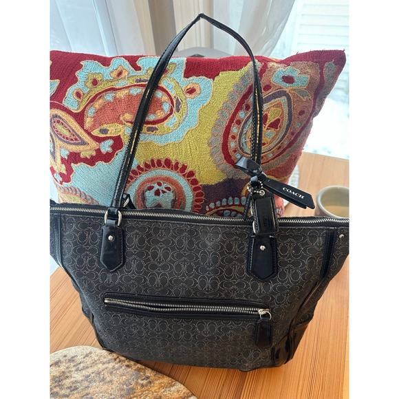 Coach Poppy Metallic Signature "C" Tote Bag In Charcoal With Patent Leather Trim - Picture 5 of 10